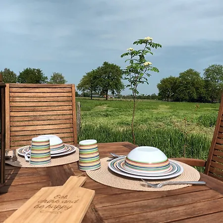 De Langenbrinck Eerlijk Heerlijk Overnachten In Blokhut En Ingerichte Tent Breedenbroek
