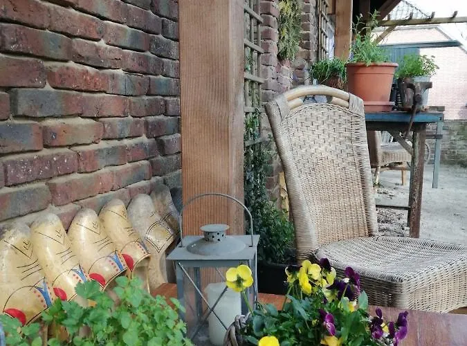 De Langenbrinck Eerlijk Heerlijk Overnachten In Blokhut En Ingerichte Tent Lodge