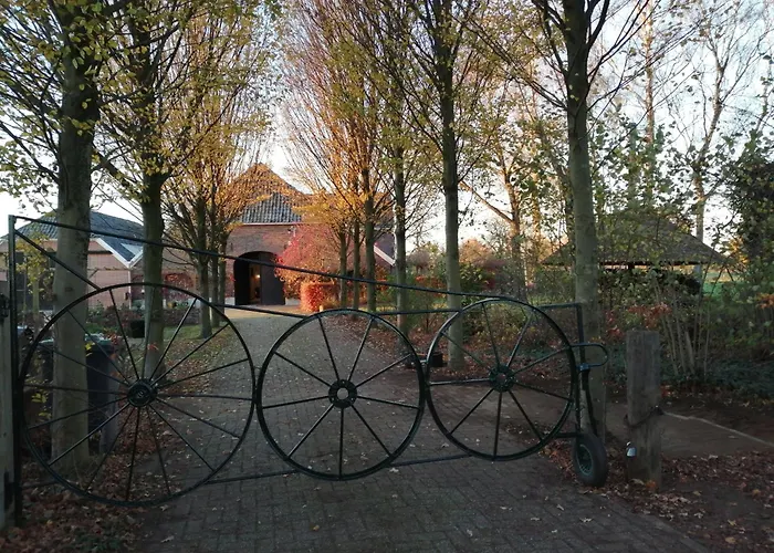 De Langenbrinck Eerlijk Heerlijk Overnachten In Blokhut En Ingerichte Tent Lodge